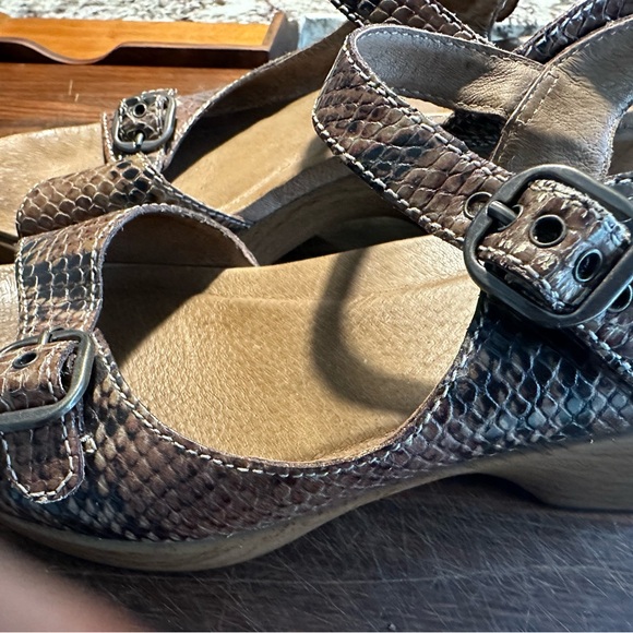 Dansko 40 sandals. Brown snakeskin. - Picture 5 of 6